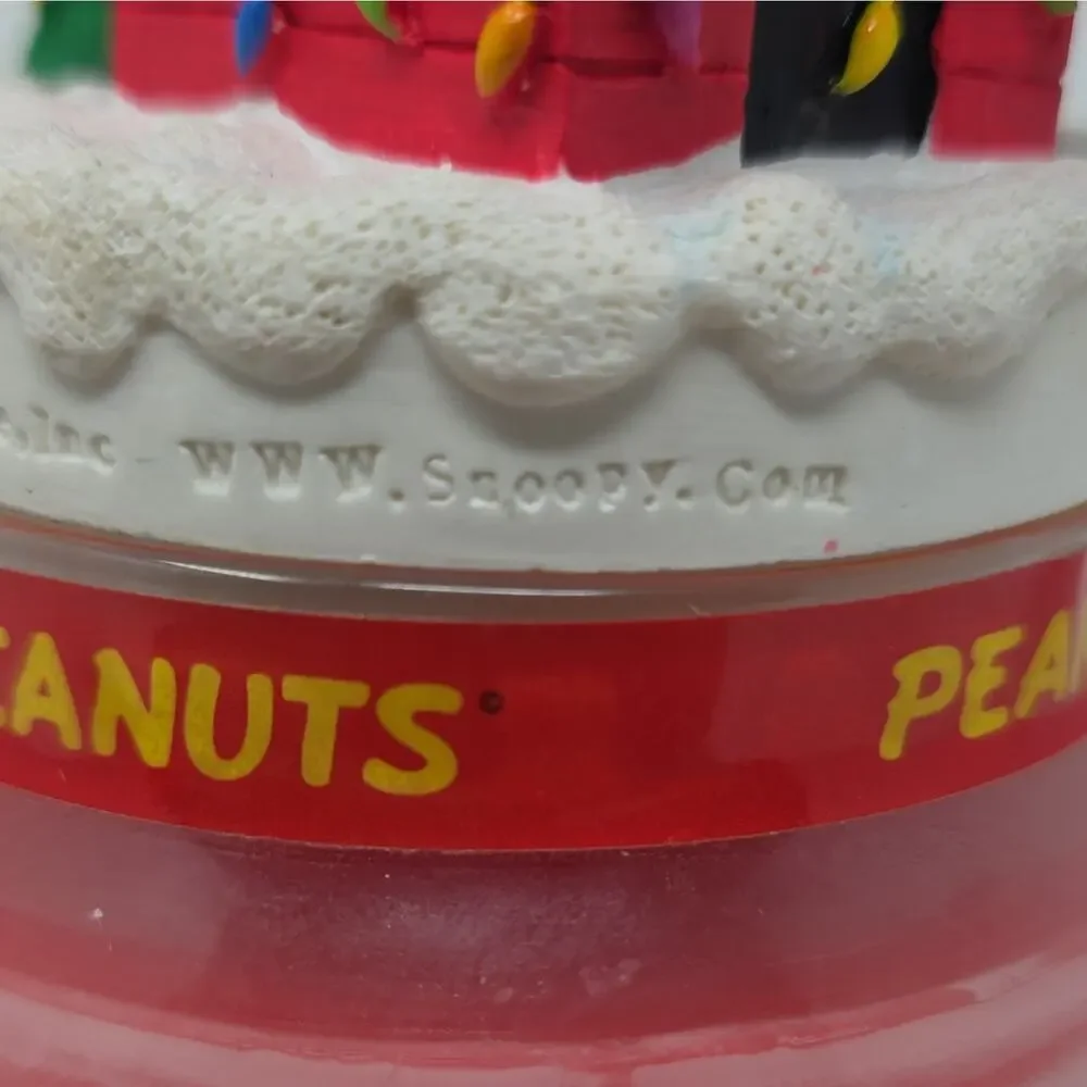 Peanuts Snoopy Christmas Jar Candle, Red Wax Glass Jar w/ Doghouse Lid, 1 Pack